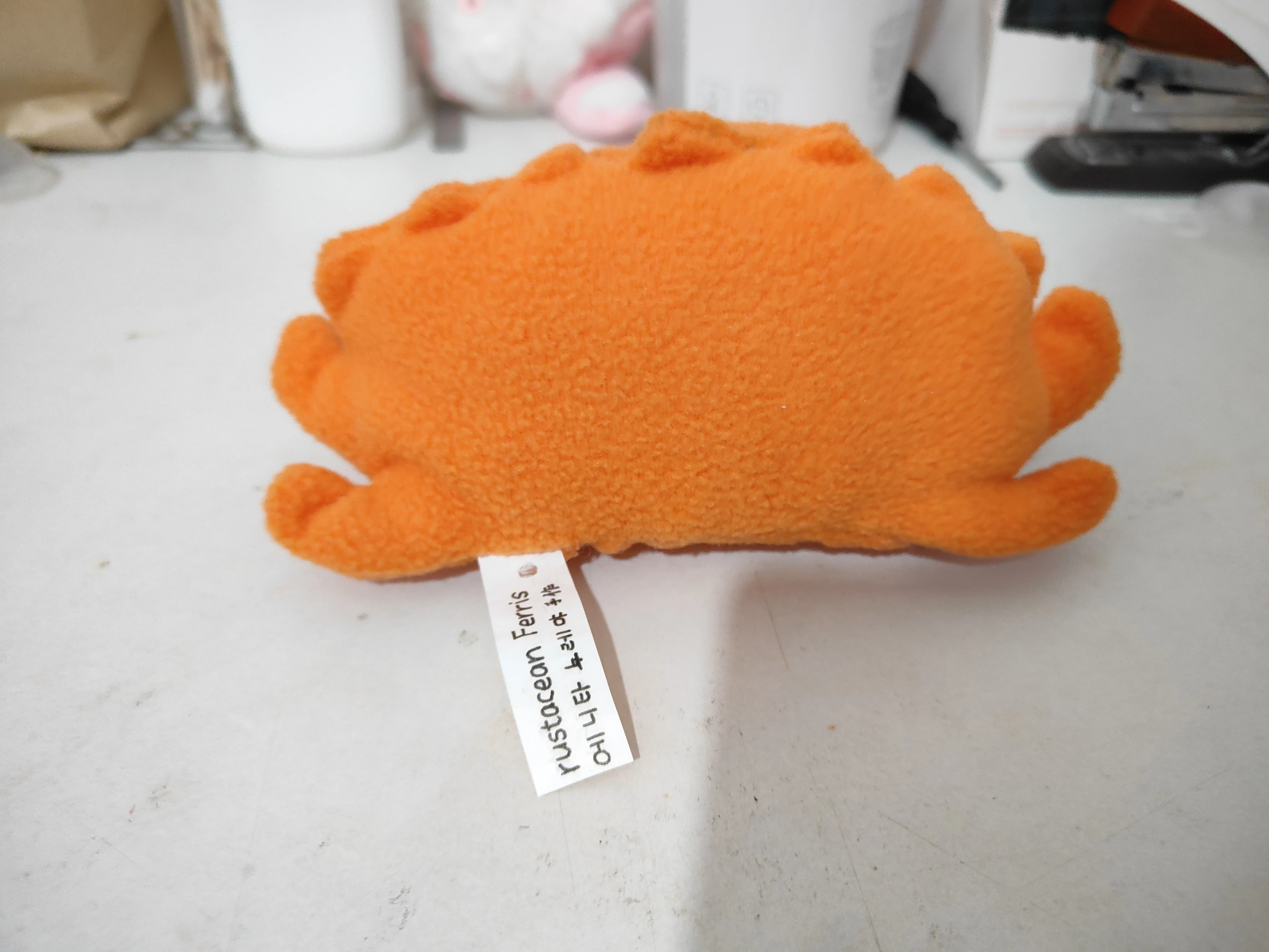 成品 Ferris 的背面（我缝了个自制的洗水标上去）